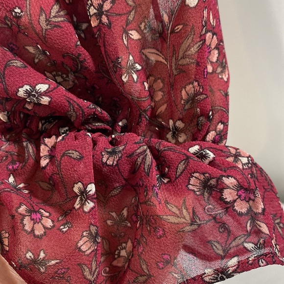 Willow & Clay Wrap Front Cropped Ruffled Top Sz L NWT - Picture 6 of 9